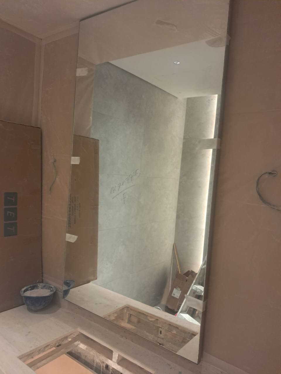 تركيب زجاج سيكوريت